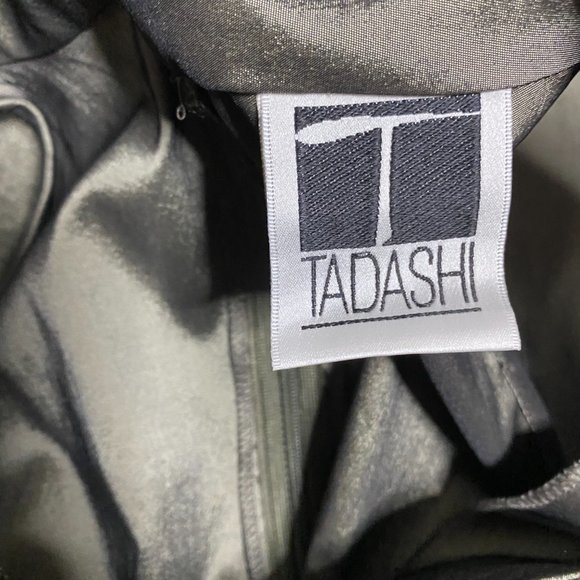 Tadashi Shoji Ruched Sleevelesss Metallic Midi Dress - Picture 7 of 7